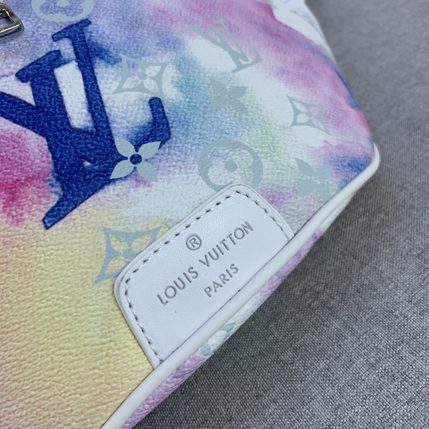 LV High Qualitys Women Waist Bag Luxurys The Pink Art Of Canvas Adjustable Waistband Provides Options For Waist Shoulder Back And Crossbody Ladies Clutch Bag Shoulder Tote Female Purse Wallet Waist Bag