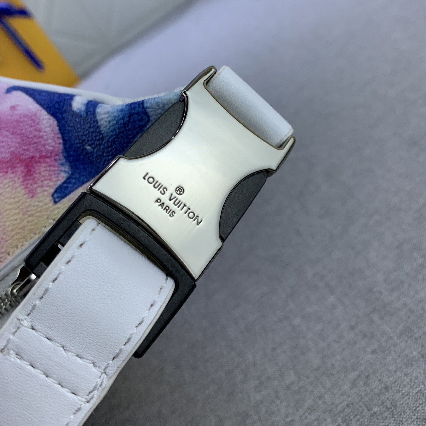 LV High Qualitys Women Waist Bag Luxurys The Pink Art Of Canvas Adjustable Waistband Provides Options For Waist Shoulder Back And Crossbody Ladies Clutch Bag Shoulder Tote Female Purse Wallet Waist Bag