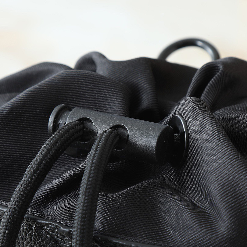 LV High qualitys Women Shoulder Bags Luxurys Cow leather has a more delicate grain texture and smooth texture, shaping a flexible drawstring structure Ladies Clutch Bag Shoulder Tote Female Purse Wallet Hand Bag