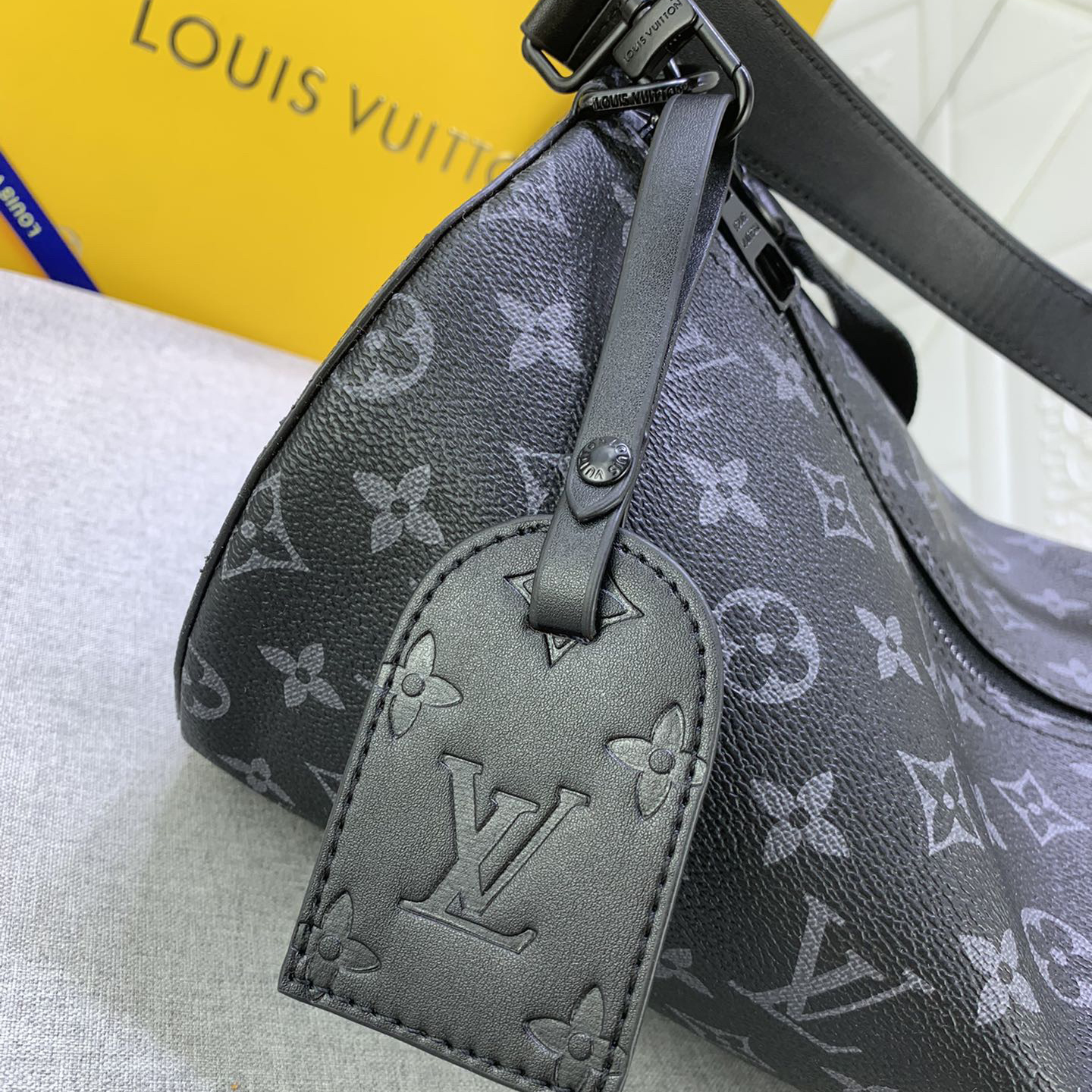 LV High Quality Women Shoulder Bags Luxury Soft Cylindrical Bag With Wide Handle And Wide Shoulder Strap Suitable For Handsome And Casual Boys And Girls Ladies Clutch Bag Shoulder Tote Female Purse Wallet Hand Bag