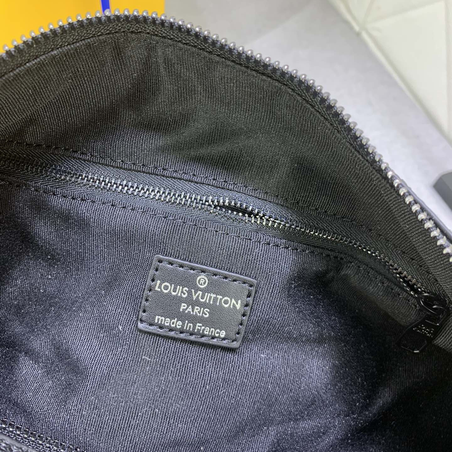 LV High Quality Women Shoulder Bags Luxury Soft Cylindrical Bag With Wide Handle And Wide Shoulder Strap Suitable For Handsome And Casual Boys And Girls Ladies Clutch Bag Shoulder Tote Female Purse Wallet Hand Bag