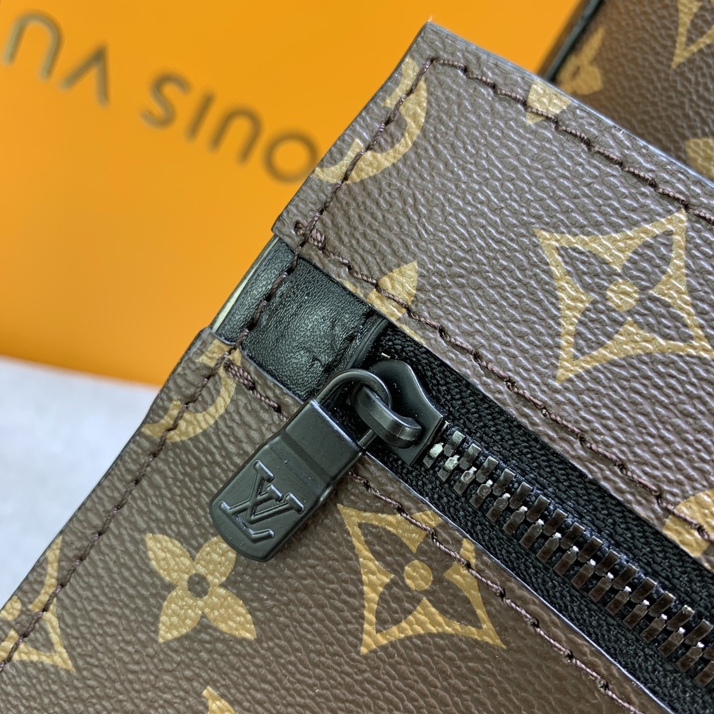LV High Quality Women Shoulder Bags Luxurysmonogram Macassar Canvas Creates Ample Space, Paired With A Practical Phone Case Cleverly Use Adjustable Shoulder Straps And A Flat Handle For Comfortable Shoulder And Back Female Purse Wallet Hand Bag