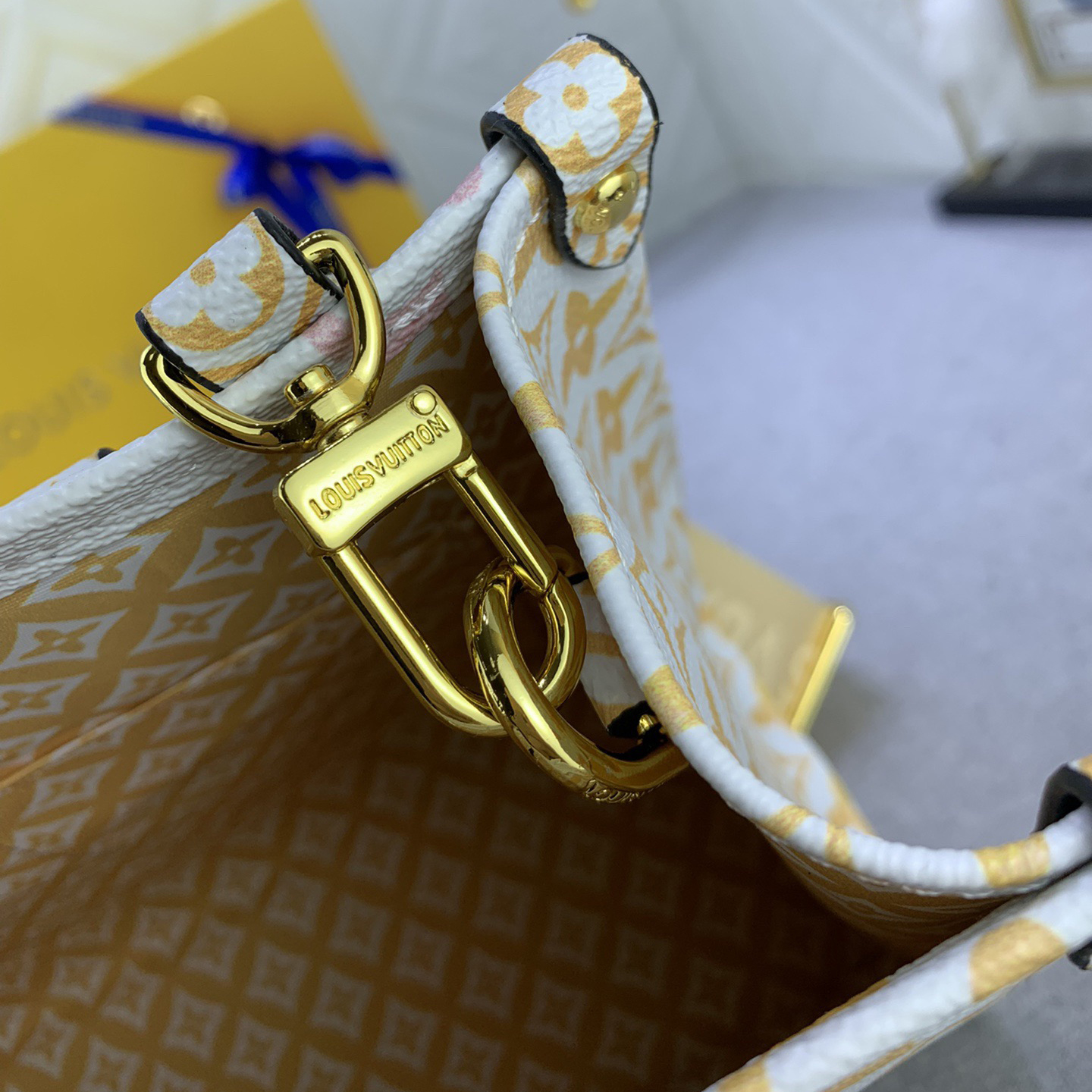 LV High Quality Women Shoulder Bags Luxury Canvas Rendering New Gradient Color Tone Ladies Clutch Bag Detachable Round Zero, Detachable Jacquard Shoulder Straps Shoulder Tote Female Purse Wallet Hand Bag