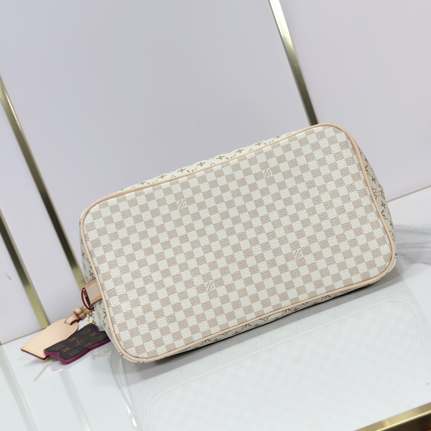 LV Designer Bagss Luxury Bag Classic Handbag The Its Ample Interior Can Accommodate Printed Laptops And Other Office Supplies Fashion Bag High Quality Leather Bag