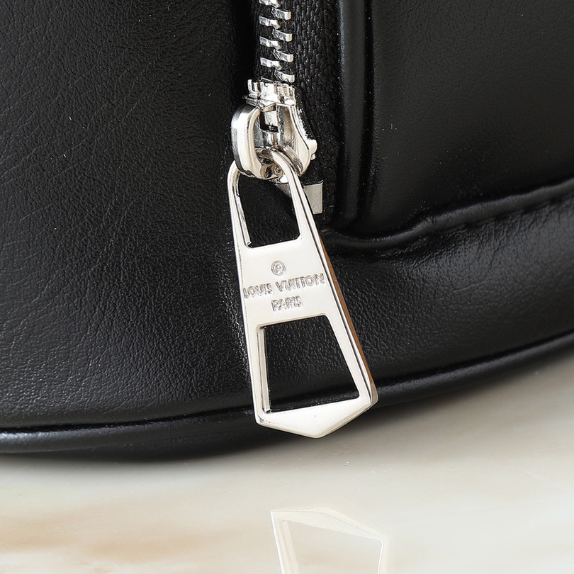 LV High Quality Women Shoulder Bags Luxury Sheepskin Leather With Yingze Metal Lv Circle Sliding Decoration For Easy Adjustment Of Openings, Zippered Front Pocket For Free Storage Of Keys And Cosmetics Shoulder Tote Female Purse Wallet Hand Bag