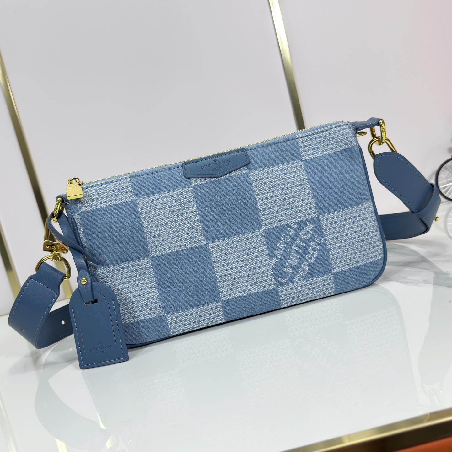 LV High Quality Women Shoulder Bags Luxury Handbags Are Made Of Monogram Eclipse Coated Canvas. The Detachable And Adjustable Fabric Shoulder Straps Enable Shoulder And Crossbody Carrying. Monogram Reverse Shoulder Tote Female Purse Wallet Hand Bag