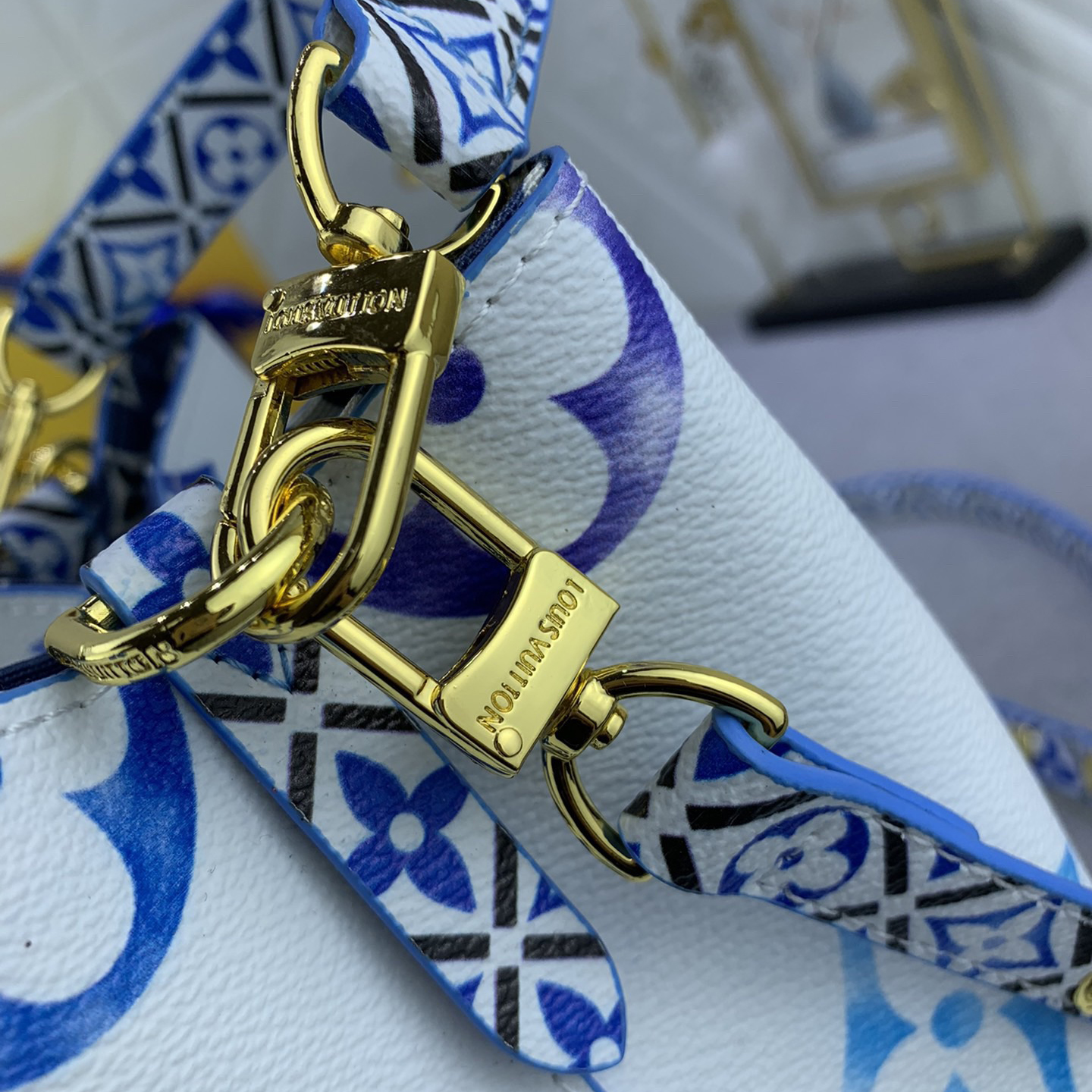 LV High Quality Women Shoulder Bags Luxury Bucket Bags Are Made Of Elegant Canvas Depicting Giant Monogram Print With Drawstring And Central Buckle. The Inner Bag Is Ladies Clutch Bag Shoulder Tote Female Purse Wallet Hand Bag