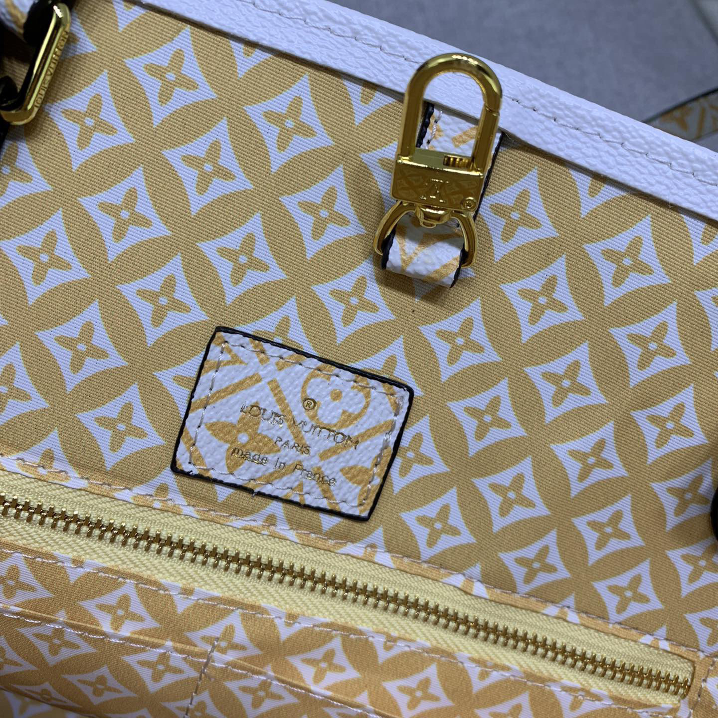 LV High Quality Women Shoulder Bags Luxury Canvas Rendering New Gradient Color Tone Ladies Clutch Bag Detachable Round Zero, Detachable Jacquard Shoulder Straps Shoulder Tote Female Purse Wallet Hand Bag