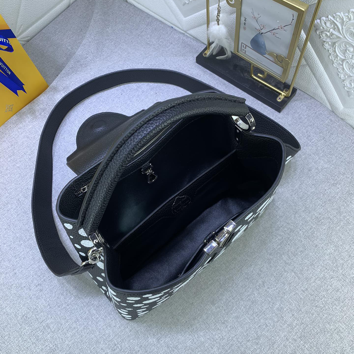 LV Designer Bagss Luxury Bag Classic Handbag Both The Chain And Adjustable Leather Shoulder Strap Can Be Disassembled The Canvas Surface Iconic Polka Dots Of Women Fashion Bag High Quality Leather Bag