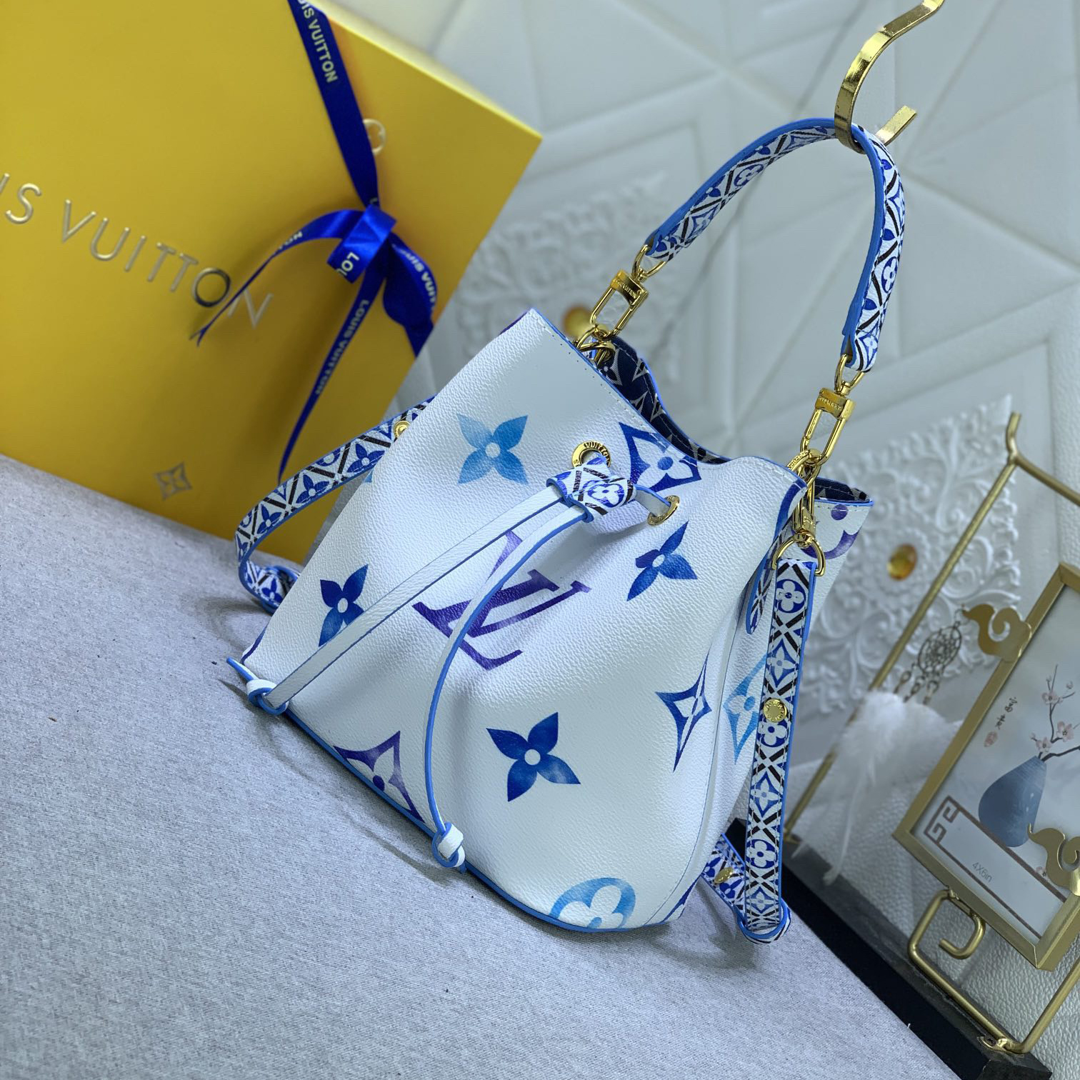 LV High Quality Women Shoulder Bags Luxury Bucket Bags Are Made Of Elegant Canvas Depicting Giant Monogram Print With Drawstring And Central Buckle. The Inner Bag Is Ladies Clutch Bag Shoulder Tote Female Purse Wallet Hand Bag