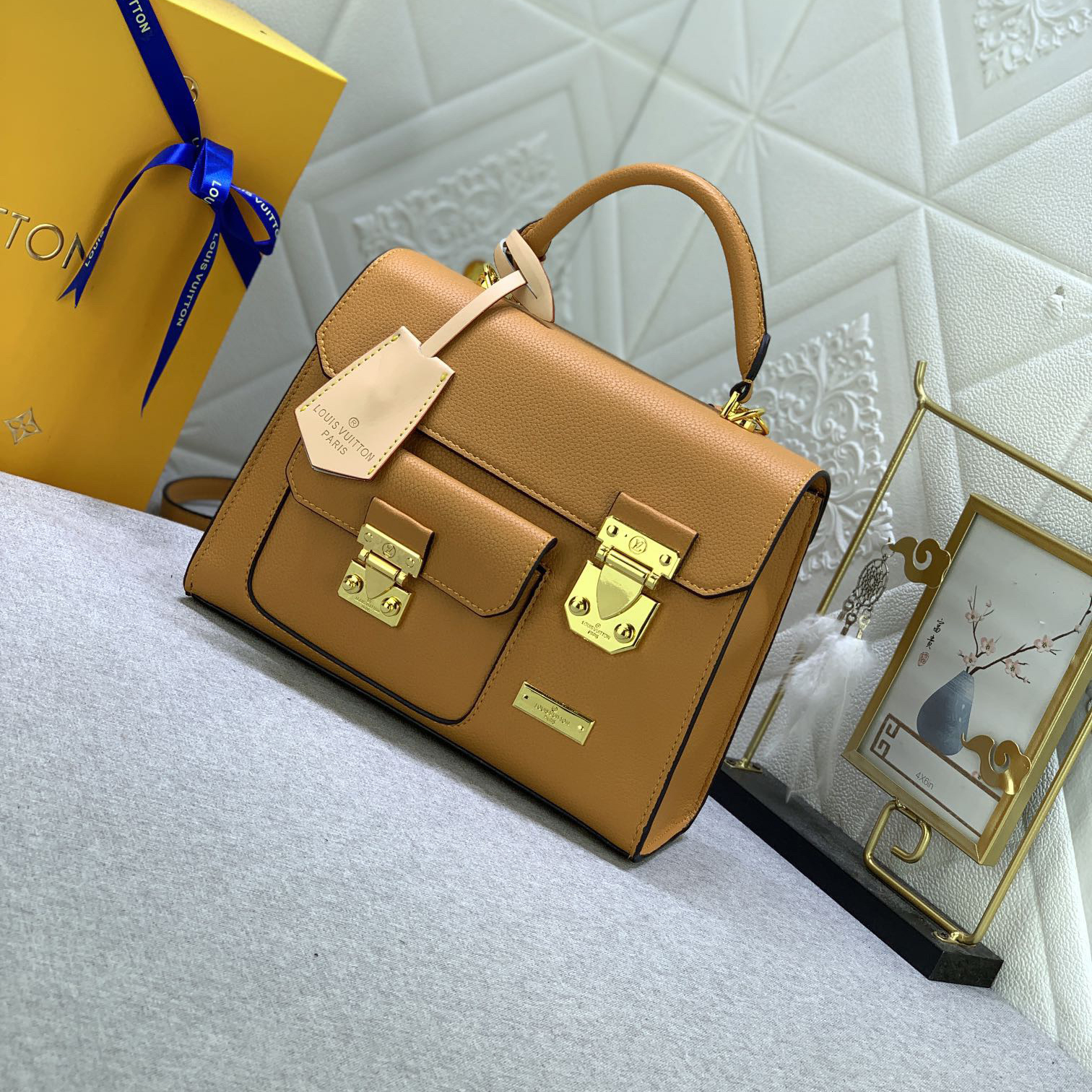 LV High Quality Women Shoulder Bags Luxury Solid Color Leather Handbag with Regular Trapezoidal Contour and Arched Handle Ladies Clutch Bag Asymmetric Metal S-Lock Shoulder Tote Female Purse Wallet Hand Bag