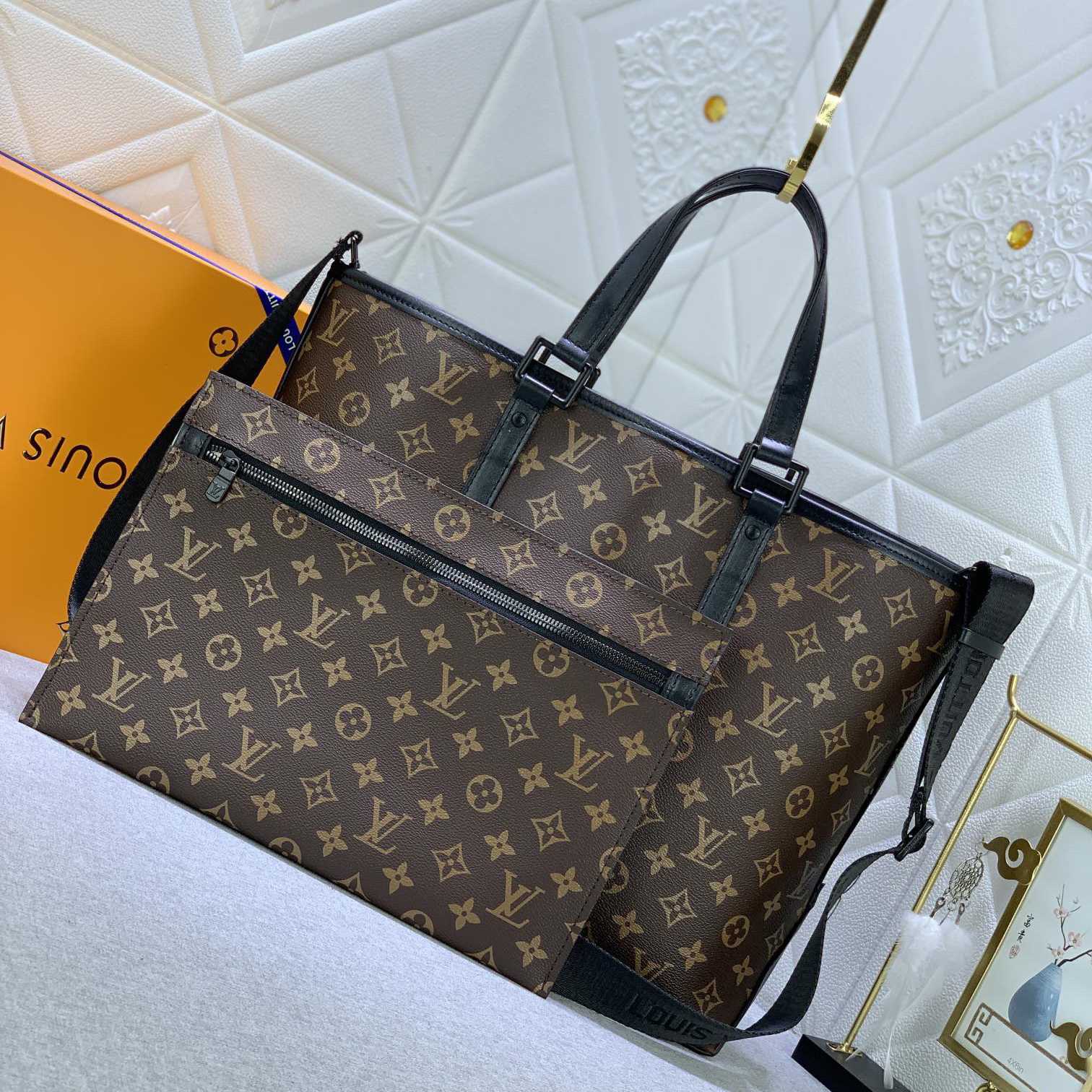 LV High Quality Women Shoulder Bags Luxurysmonogram Macassar Canvas Creates Ample Space, Paired With A Practical Phone Case Cleverly Use Adjustable Shoulder Straps And A Flat Handle For Comfortable Shoulder And Back Female Purse Wallet Hand Bag