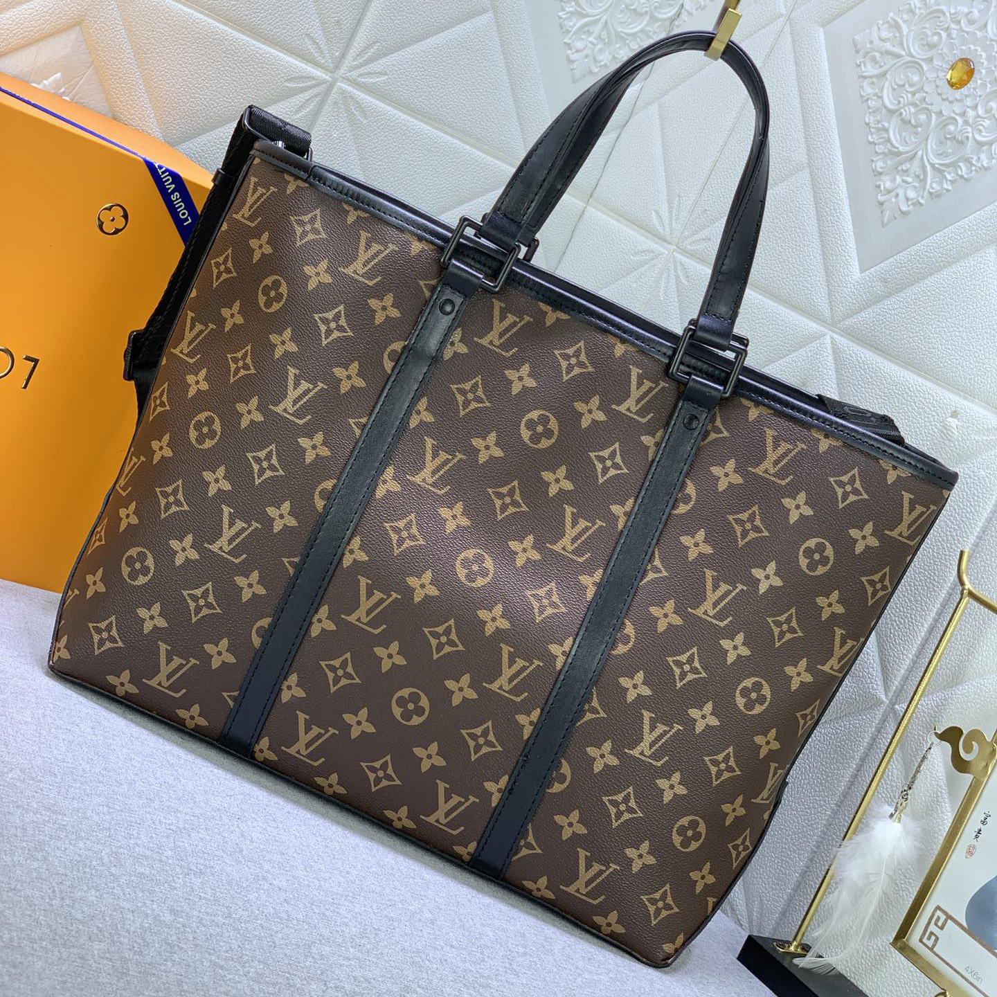 LV High Quality Women Shoulder Bags Luxurysmonogram Macassar Canvas Creates Ample Space, Paired With A Practical Phone Case Cleverly Use Adjustable Shoulder Straps And A Flat Handle For Comfortable Shoulder And Back Female Purse Wallet Hand Bag