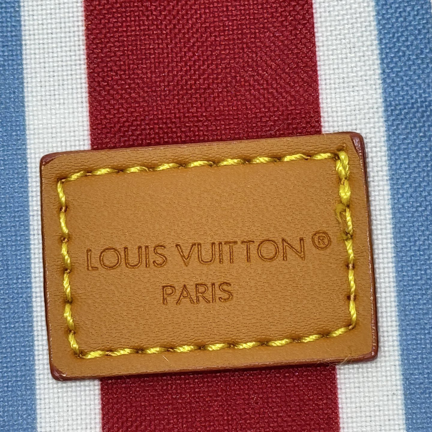 LV High Quality Women Shoulder Bags Luxury Mini Handbag Is Made Of Monogram Canvas, Paired With Distressed Cowhide Trim And Eye-Catching Metal Pieces. The Adjustable Shoulder Straps Enable Shoulder And Crossbody Carrying. Monogram Reverse Shoulder To