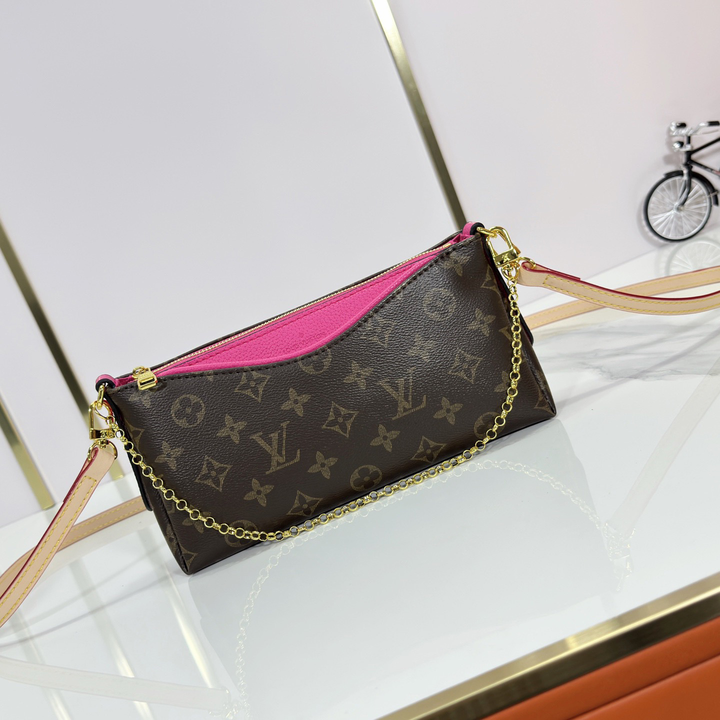 LV High Qualitys Women Shoulder Bags Luxurysmonogram Canvas Paired With Soft Grain Leather Multifunctional Bag With Adjustable Gold Chain Suitable For Both Length And Crossbody Monogram Reverse Shoulder Tote Female Purse Wallet Hand Bag