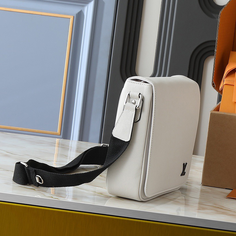 LV High Quality Women Shoulder Bags Luxury Postman Bag Is Made Of Damier Infini Coated Canvas, Paired With Magnetic Buckle Opening And Zipper Back Pocket Ladies Clutch Bag Adjustable Shoulder Strap With Louis Vuitton Logo Shoulder Bag