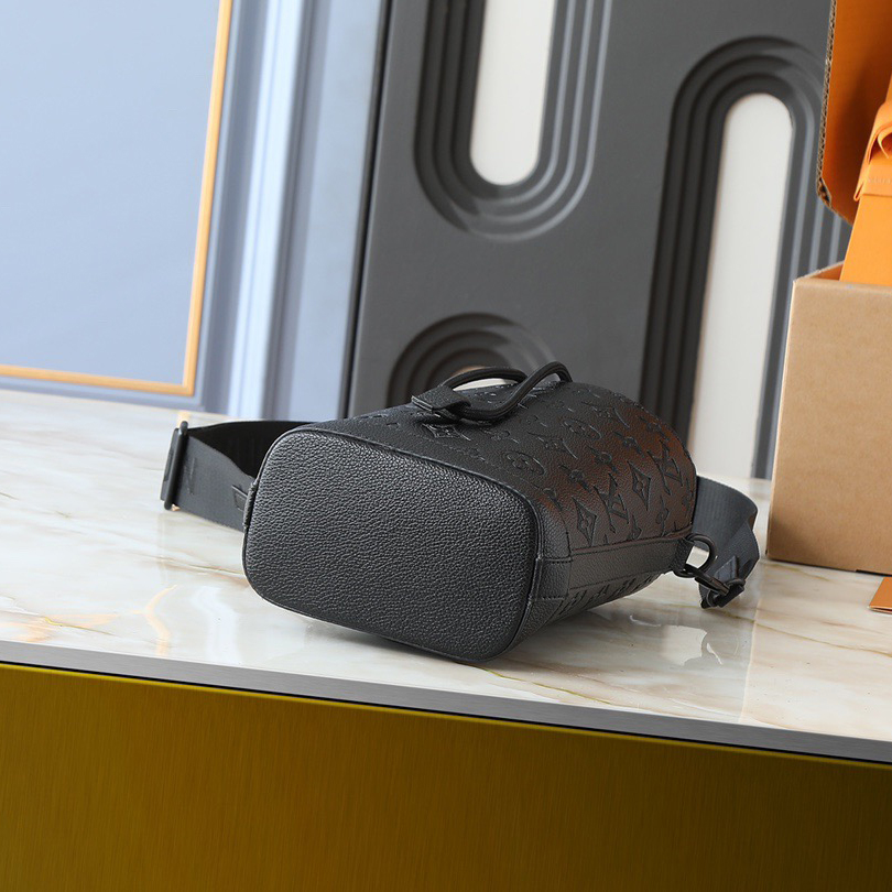 LV High qualitys Women Shoulder Bags Luxurys Cow leather has a more delicate grain texture and smooth texture, shaping a flexible drawstring structure Ladies Clutch Bag Shoulder Tote Female Purse Wallet Hand Bag