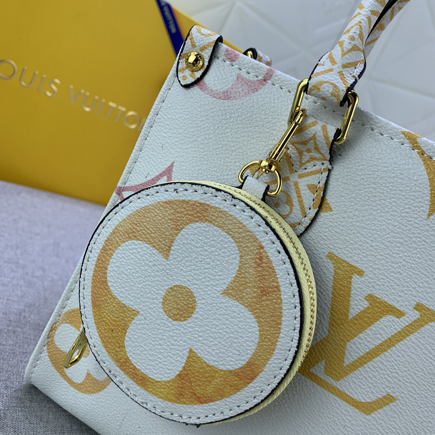 LV High Quality Women Shoulder Bags Luxury Canvas Rendering New Gradient Color Tone Ladies Clutch Bag Detachable Round Zero, Detachable Jacquard Shoulder Straps Shoulder Tote Female Purse Wallet Hand Bag