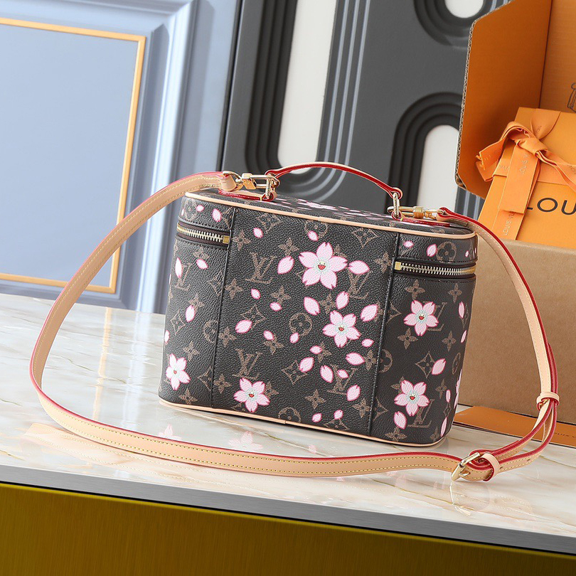 LV High Quality Women Shoulder Bags Luxuries Makeup Bag Is Made Of Monogram Coated Canvas With Rounded Strokes And Concentrated Box Shaped Contours. Double Zippers Open And Close Securely To Store The Required Monogram Shoulder Tote Female Hand Bag