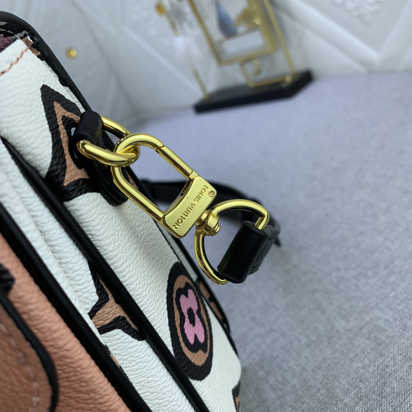 LV High Quality Women Shoulder Bags Luxury Postman Bag Is Made Of Soft Monogram Canvas Material Ladies Clutch Bag Shoulder Tote Female Purse Wallet Hand Bag