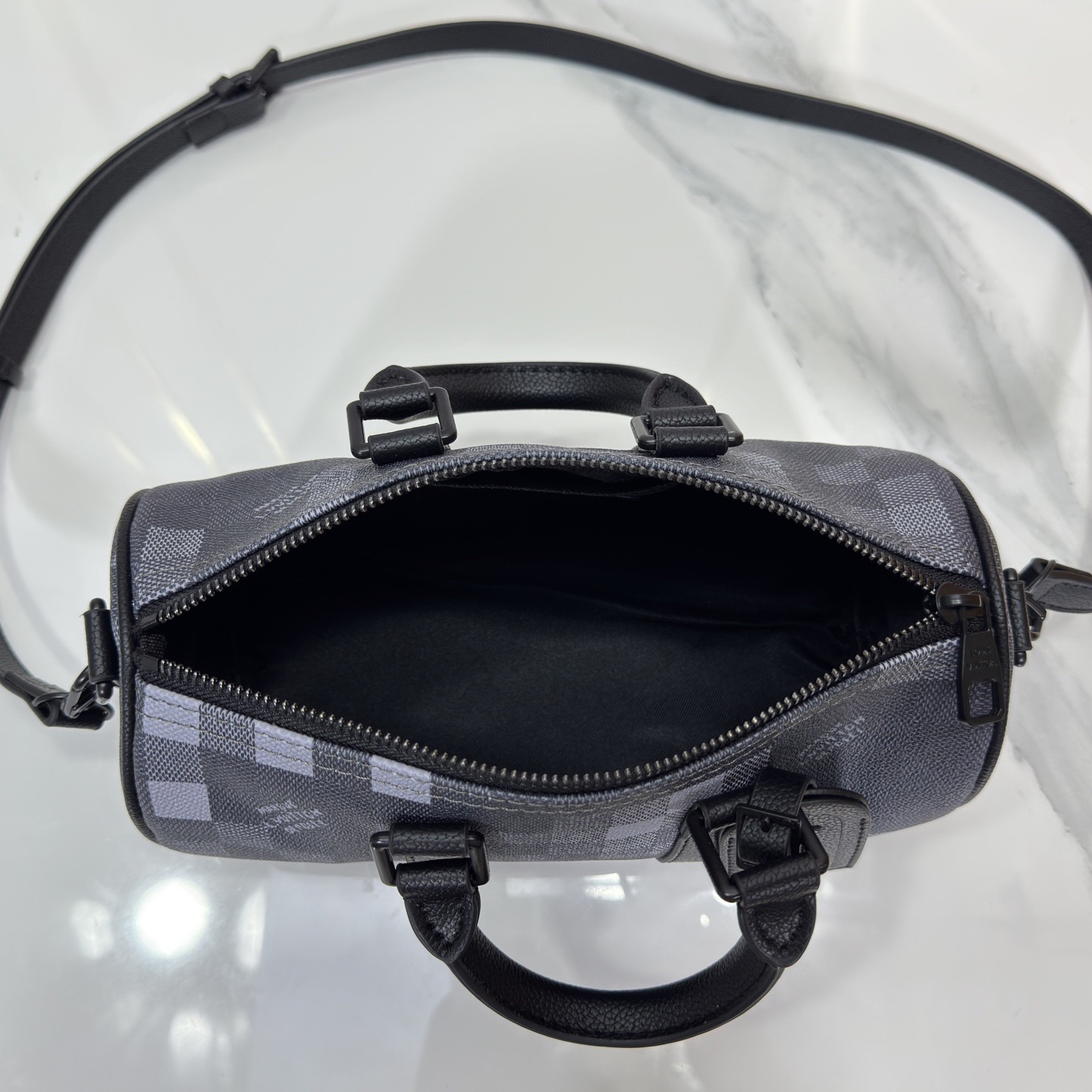 LV The Classic Silhouette Of High Quality Women Shoulder Bags Luxury Travel Bags Is Made Of Monogram Embossed Taurillon Leather With Leather Handles And Detachable Shoulder Straps Monogram Reverse Shoulder Tote Female Purse Wallet Hand Bag