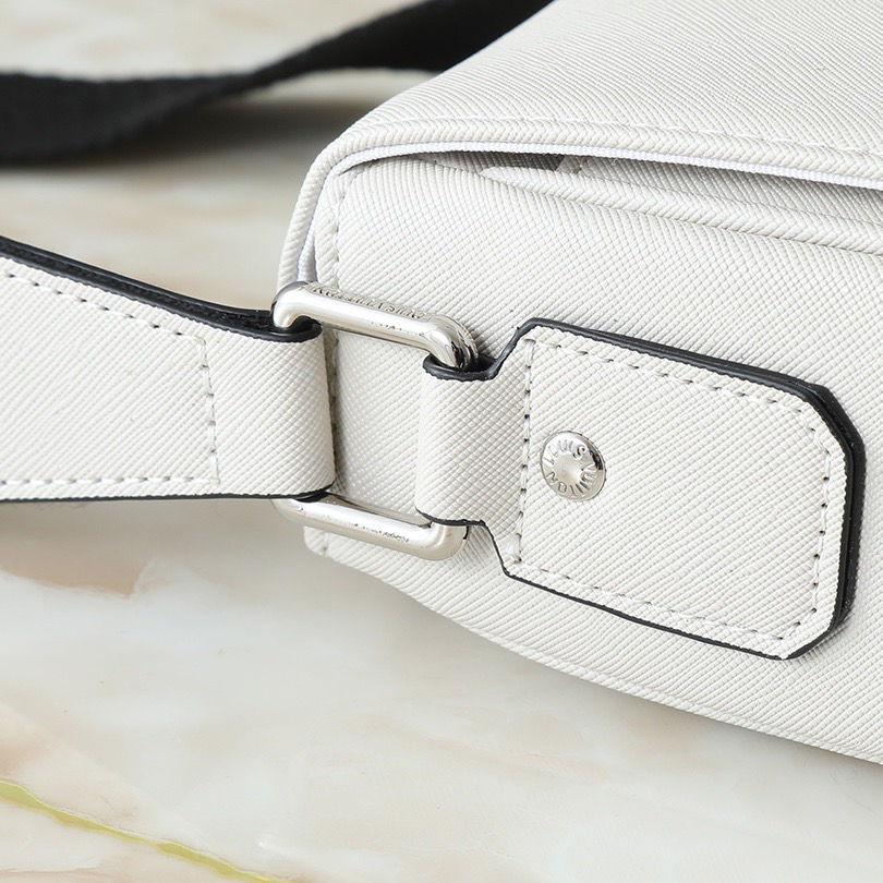 LV High Quality Women Shoulder Bags Luxury Postman Bag Is Made Of Damier Infini Coated Canvas, Paired With Magnetic Buckle Opening And Zipper Back Pocket Ladies Clutch Bag Adjustable Shoulder Strap With Louis Vuitton Logo Shoulder Bag