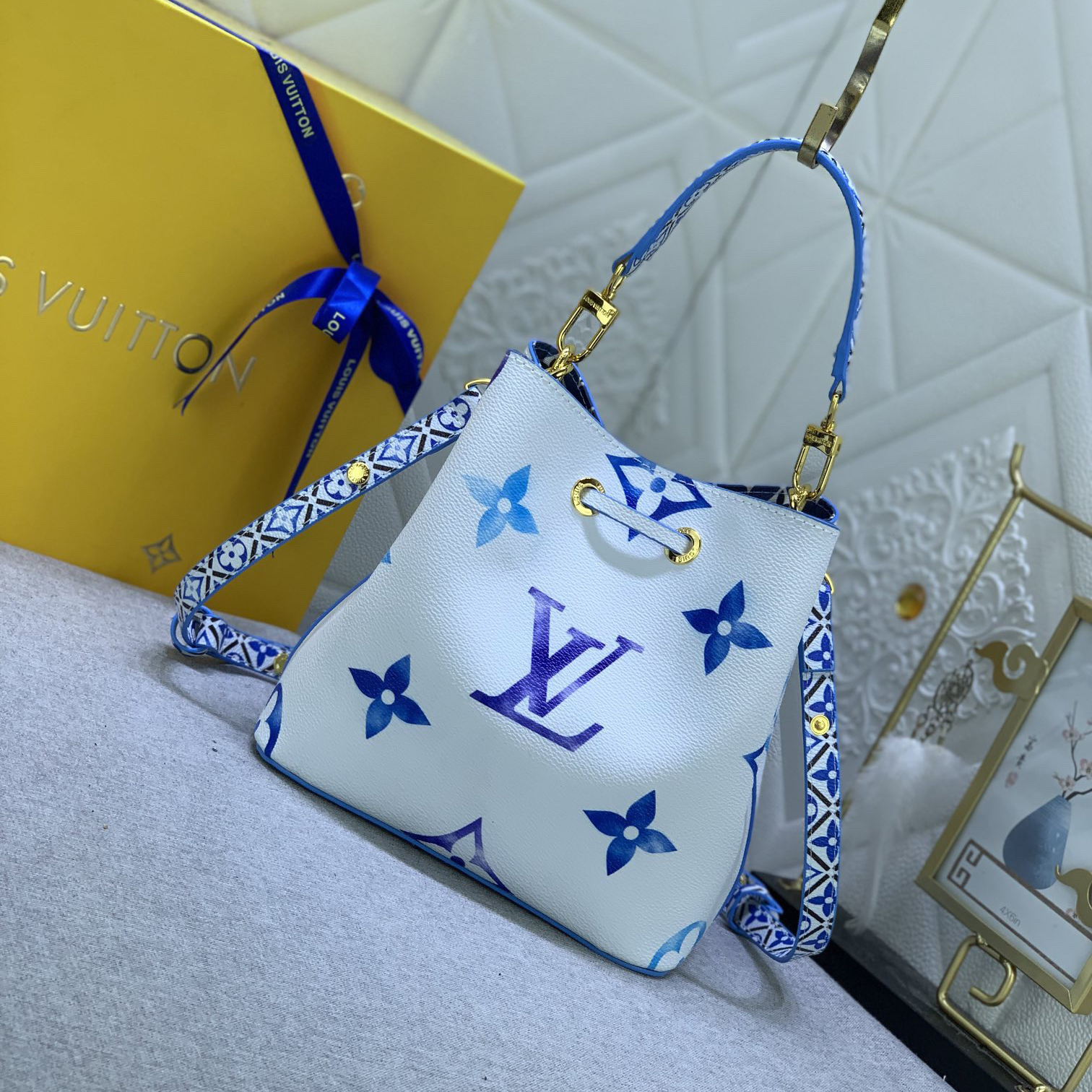 LV High Quality Women Shoulder Bags Luxury Bucket Bags Are Made Of Elegant Canvas Depicting Giant Monogram Print With Drawstring And Central Buckle. The Inner Bag Is Ladies Clutch Bag Shoulder Tote Female Purse Wallet Hand Bag