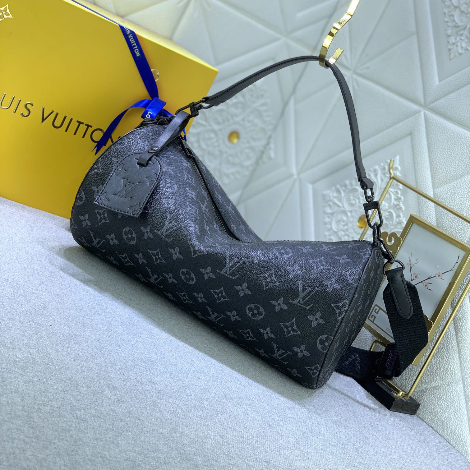LV High Quality Women Shoulder Bags Luxury Soft Cylindrical Bag With Wide Handle And Wide Shoulder Strap Suitable For Handsome And Casual Boys And Girls Ladies Clutch Bag Shoulder Tote Female Purse Wallet Hand Bag
