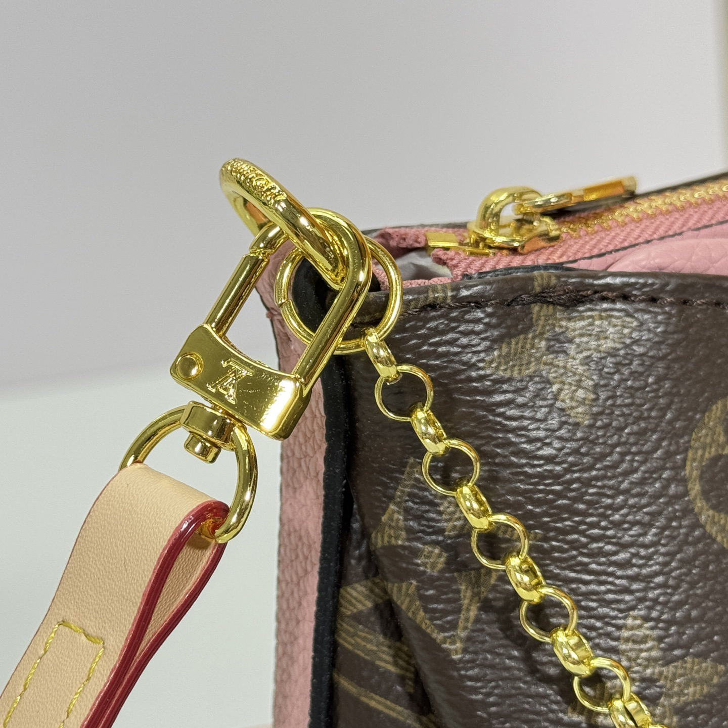 LV High Qualitys Women Shoulder Bags Luxurysmonogram Canvas Paired With Soft Grain Leather Multifunctional Bag With Adjustable Gold Chain Suitable For Both Length And Crossbody Monogram Reverse Shoulder Tote Female Purse Wallet Hand Bag