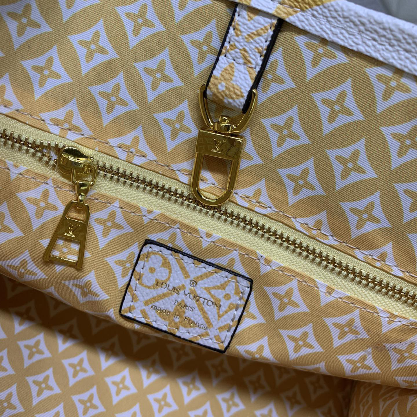 LV High Quality Women Shoulder Bags Luxury Canvas Rendering New Gradient Color Tone Ladies Clutch Bag Detachable Round Zero, Detachable Jacquard Shoulder Straps Shoulder Tote Female Purse Wallet Hand Bag