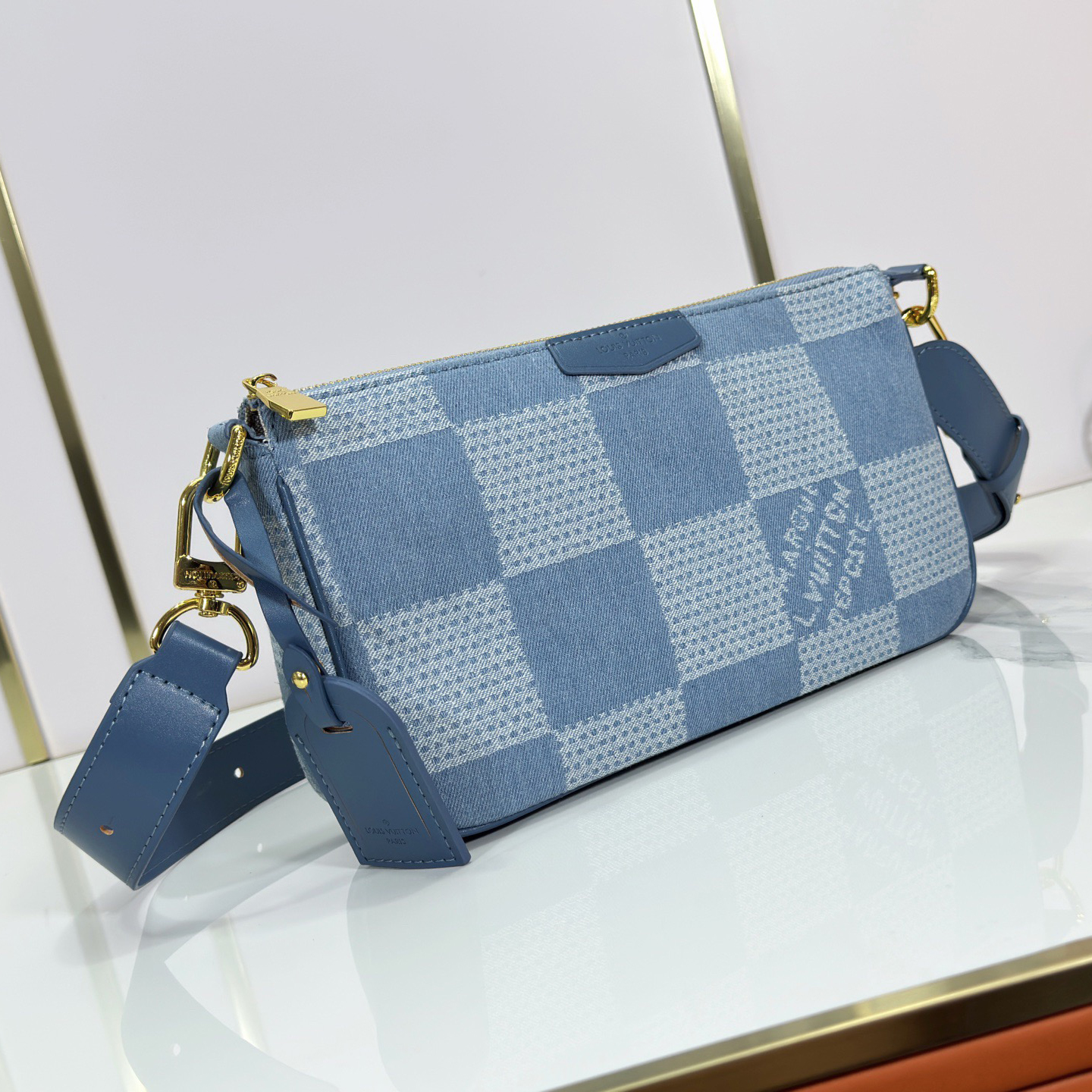 LV High Quality Women Shoulder Bags Luxury Handbags Are Made Of Monogram Eclipse Coated Canvas. The Detachable And Adjustable Fabric Shoulder Straps Enable Shoulder And Crossbody Carrying. Monogram Reverse Shoulder Tote Female Purse Wallet Hand Bag