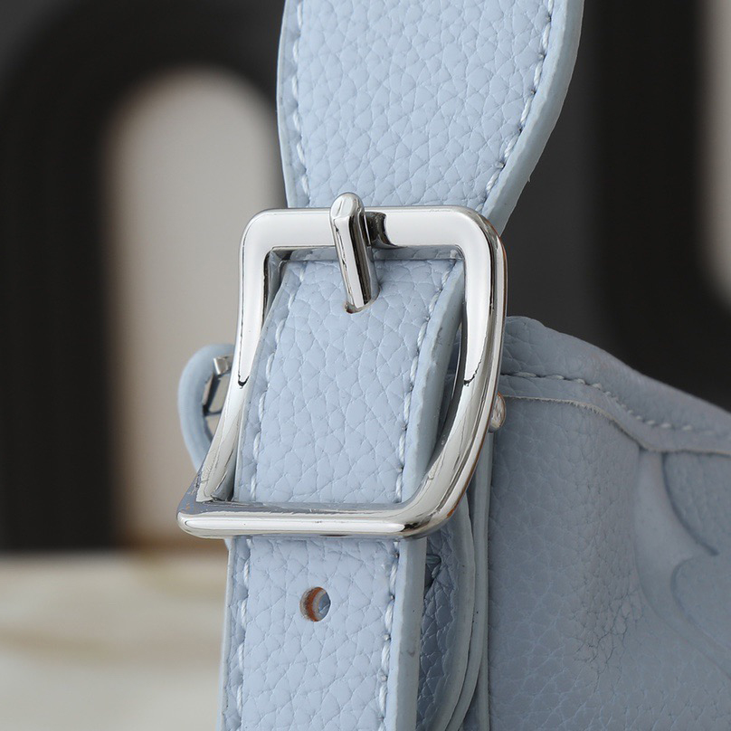 LV High Quality Women Shoulder Bags Luxury embossed leather, ample configuration with neat inner layer, large inner bag Ladies Clutch Bag paired with Monogram embossed zipper clutch bag secured with leather strap Shoulder Tote Female Purse Wallet Han