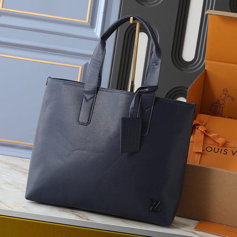 LV High Quality Women Shoulder Bags Luxuries Handbag Features A Spacious Interior Made Of Cowhide Leather Making It Easy To Store Daily Needs The Handle Allows For Shoulder Back Close Fitting Or Handheld Carrying Female Hand Bag