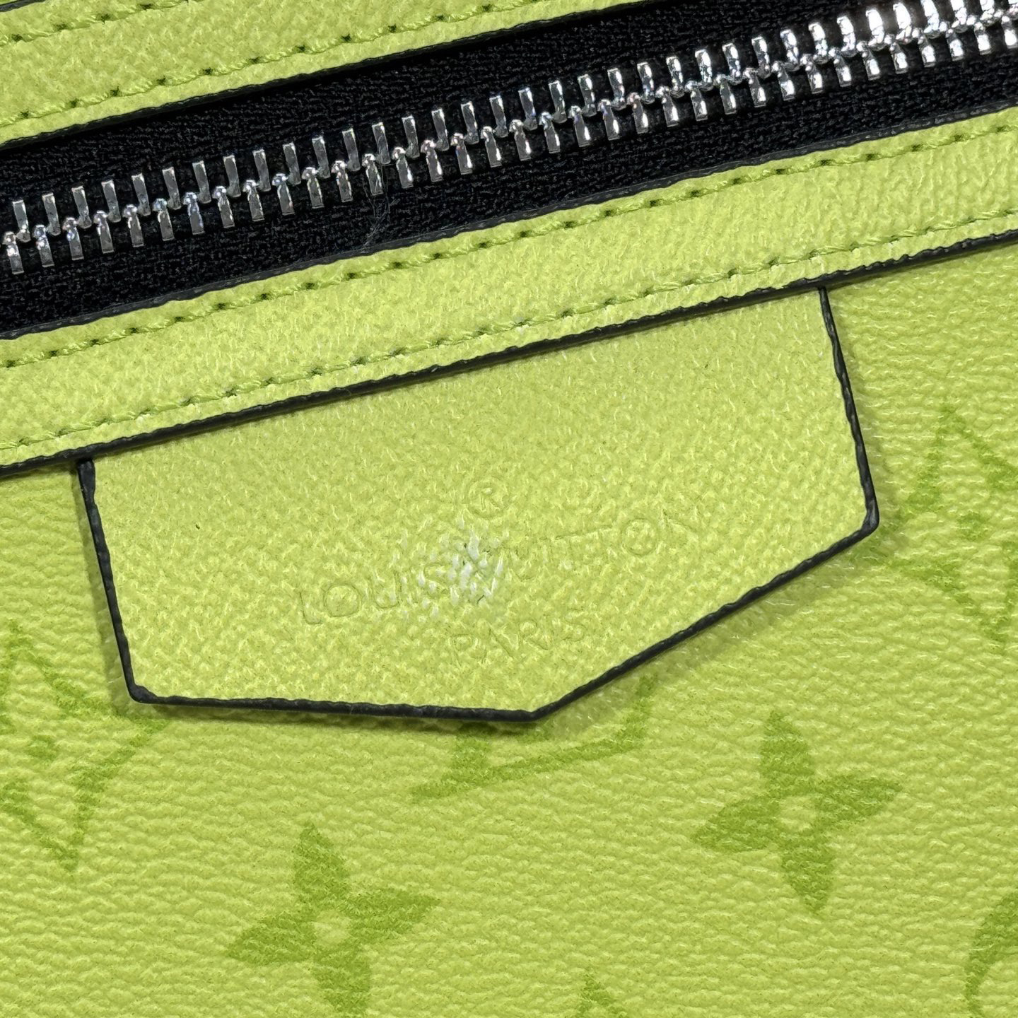 LV High Quality Women Luxury Double Shoulder Bag Made Of Monogram Eclipse Coated Canvas Adjustable And Woven Lining Fabric With Shoulder Straps For Enhanced Comfort And Carrying Experience Pull The Front Chain And Bag For Easy Access And Everyday Use