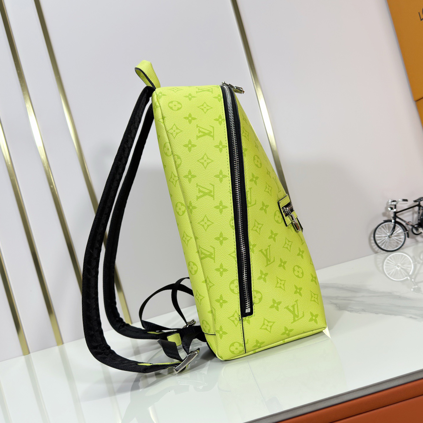 LV High Quality Women Luxury Double Shoulder Bag Made Of Monogram Eclipse Coated Canvas Adjustable And Woven Lining Fabric With Shoulder Straps For Enhanced Comfort And Carrying Experience Pull The Front Chain And Bag For Easy Access And Everyday Use