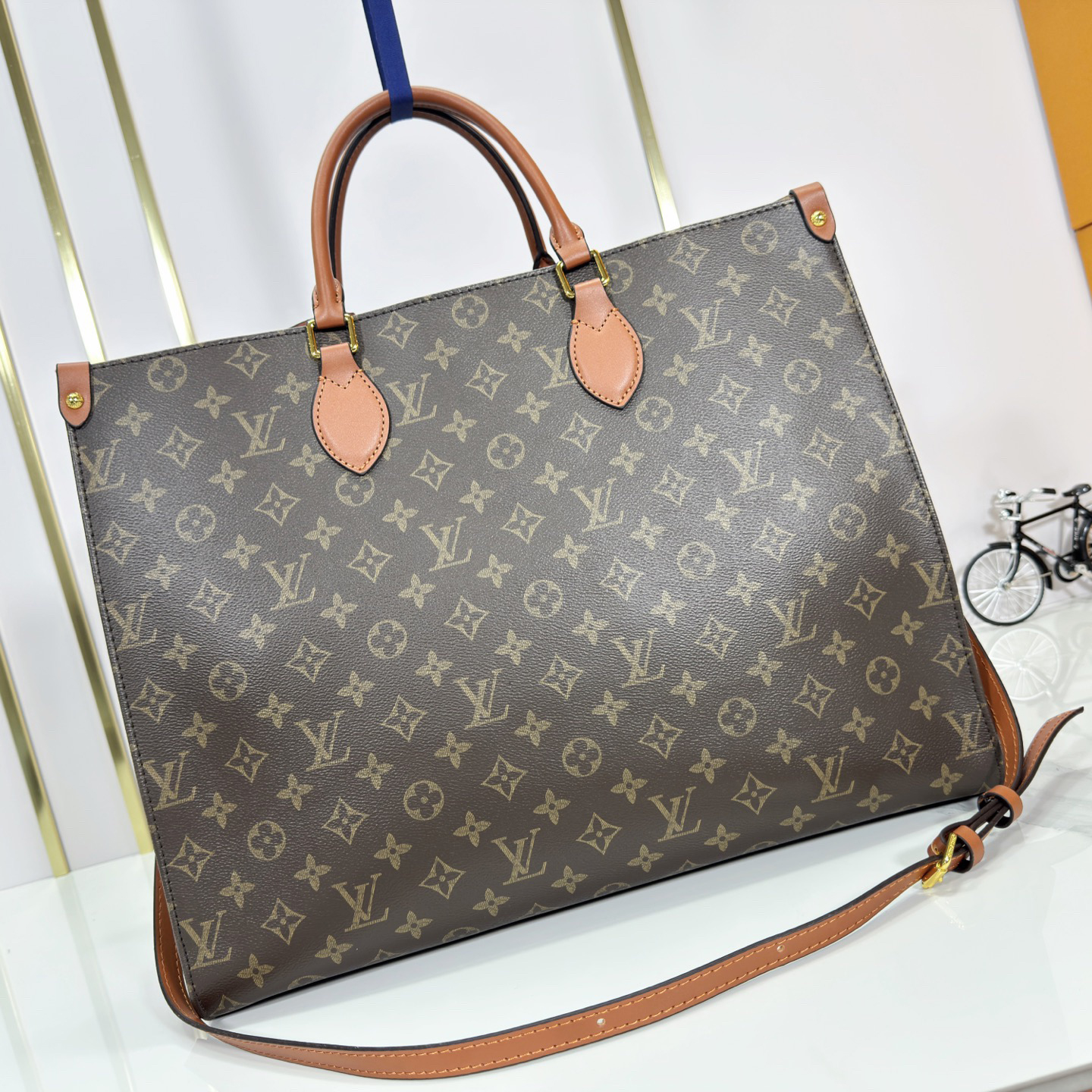 LV High Quality Women Shoulder Bags Luxury Small Handbag With Monogram And Monogram Reverse Canvas Detachable Change Bag Suitable For Storing Change Or Delicate Items Female Hand Bag
