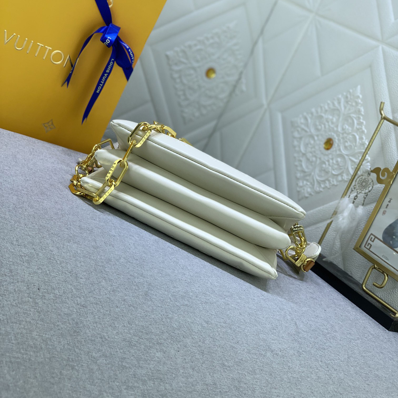 LV High Quality Women Shoulder Bags Luxuries Handbag Monogram Embossed Fluffy Sheepskin Creates A Pillow Configuration Can Be Slung Diagonally With Shoulder Straps Or Carried Under The Armpit With Female Hand Bag