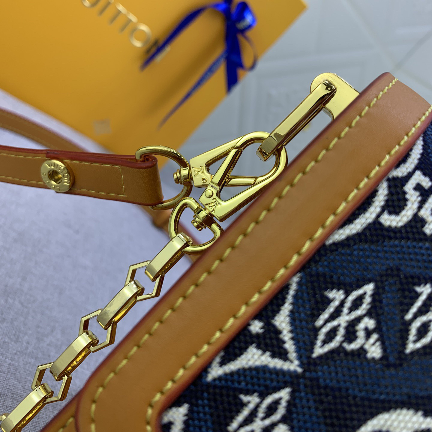 LV High Quality Women Shoulder Bags Luxuries Handbag Made Of Retro Logo Denim Fabric, Detachable Chain And Inner Compartment Adding Functional Details Female Hand Bag
