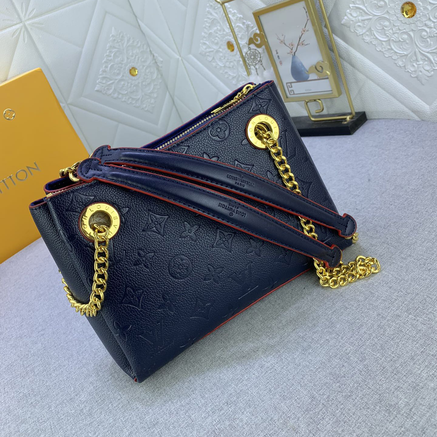 LV High Quality Women Shoulder Bags Luxury Handbag Is Made Of Monogram Canvas And Grain Calf Leather Equipped With A Gold Sliding Chain Gold Metal Trim And Eye-Catching Leather Trim Female Hand Bag