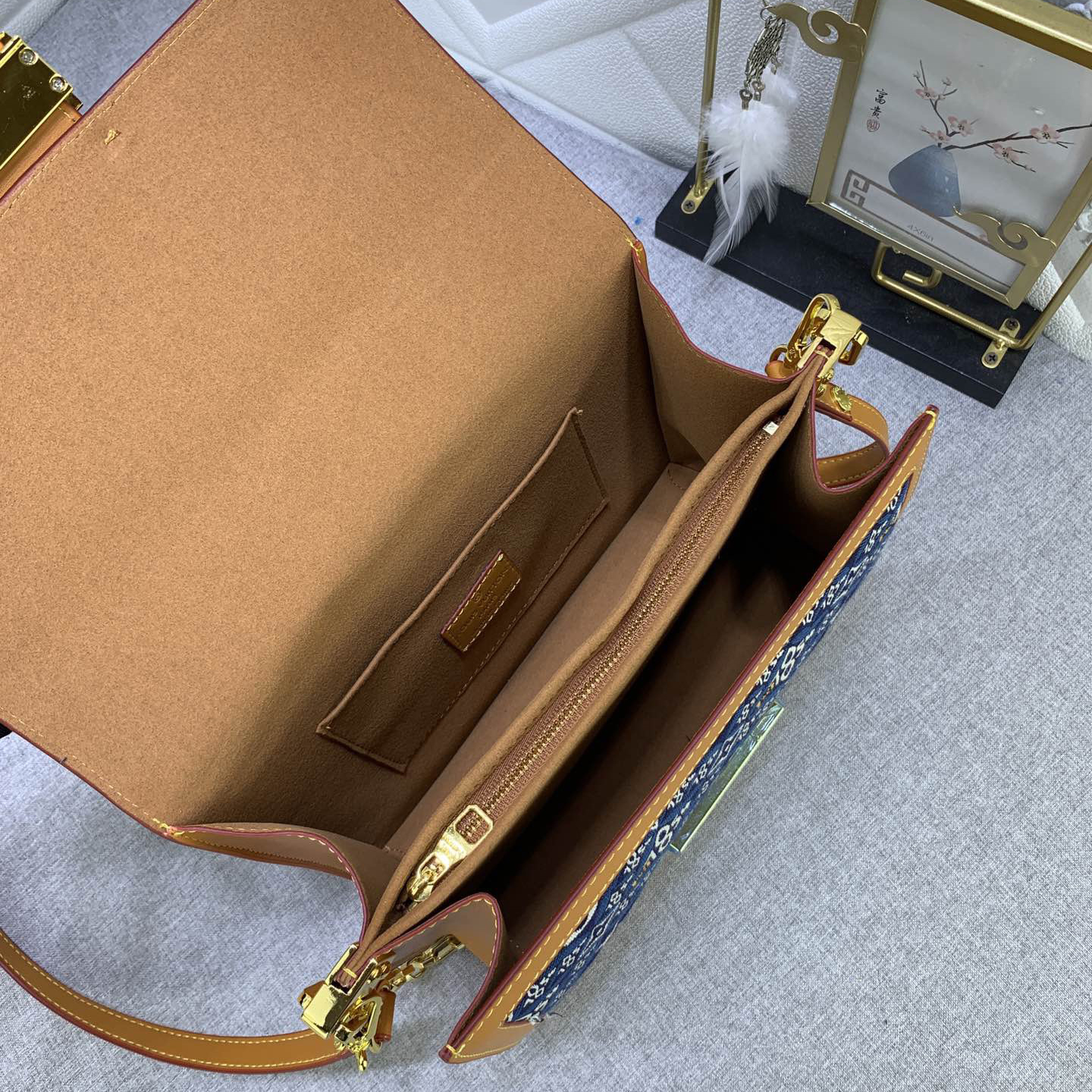 LV High Quality Women Shoulder Bags Luxuries Handbag Made Of Retro Logo Denim Fabric, Detachable Chain And Inner Compartment Adding Functional Details Female Hand Bag