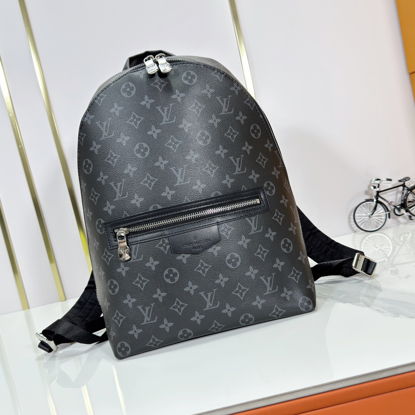 LV High Quality Women Luxury Double Shoulder Bag Made Of Monogram Eclipse Coated Canvas Adjustable And Woven Lining Fabric With Shoulder Straps For Enhanced Comfort And Carrying Experience Pull The Front Chain And Bag For Easy Access And Everyday Use