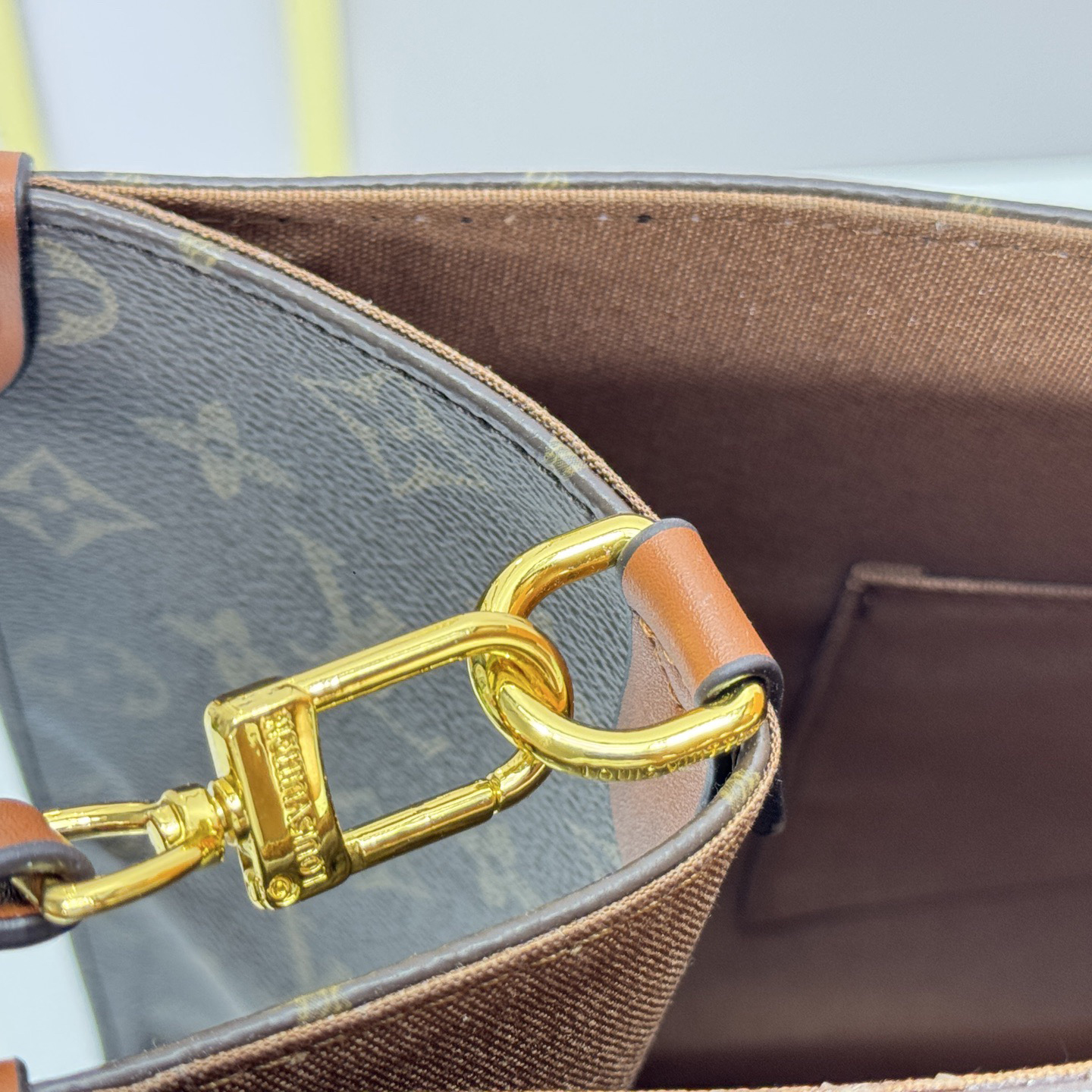 LV High Quality Women Shoulder Bags Luxury Small Handbag With Monogram And Monogram Reverse Canvas Detachable Change Bag Suitable For Storing Change Or Delicate Items Female Hand Bag