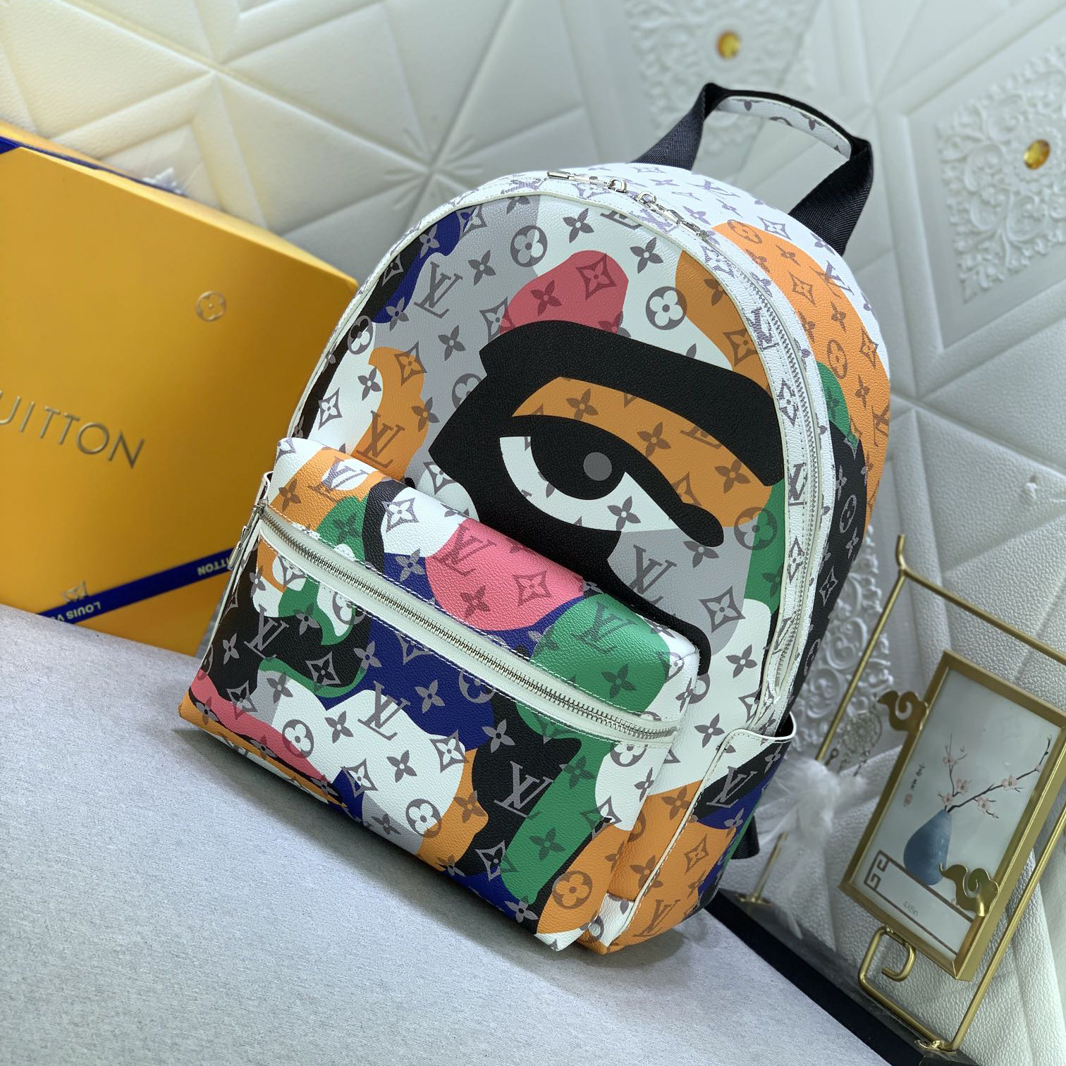 LV High Quality Unisex Backpack Luxury Backpack Monogram Canvas And Leather Are Used To Create An Illusion Effect Face Pattern Color Blocks And Monogram Printed Unisex Backpack Are First Applied To The Canvas