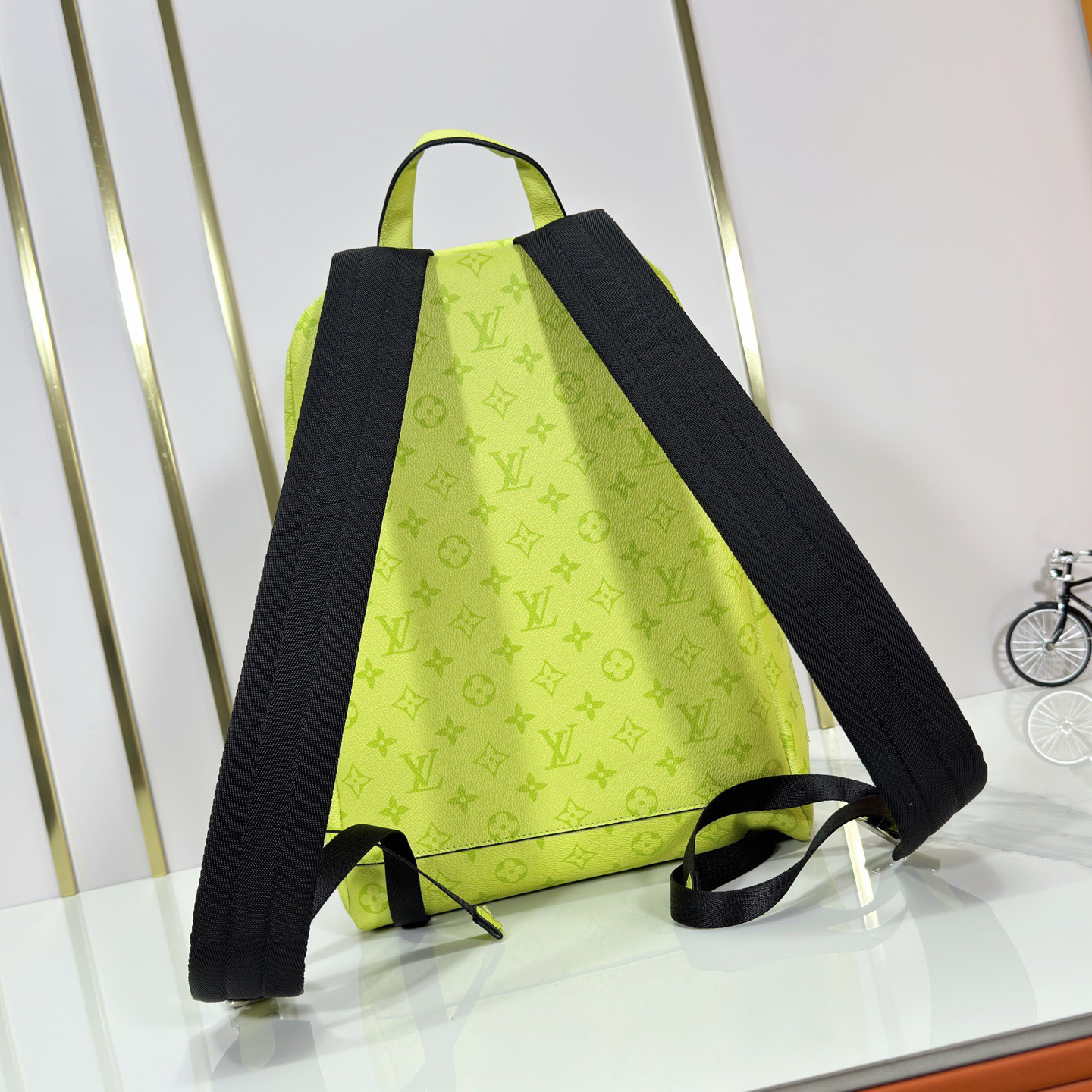 LV High Quality Women Luxury Double Shoulder Bag Made Of Monogram Eclipse Coated Canvas Adjustable And Woven Lining Fabric With Shoulder Straps For Enhanced Comfort And Carrying Experience Pull The Front Chain And Bag For Easy Access And Everyday Use