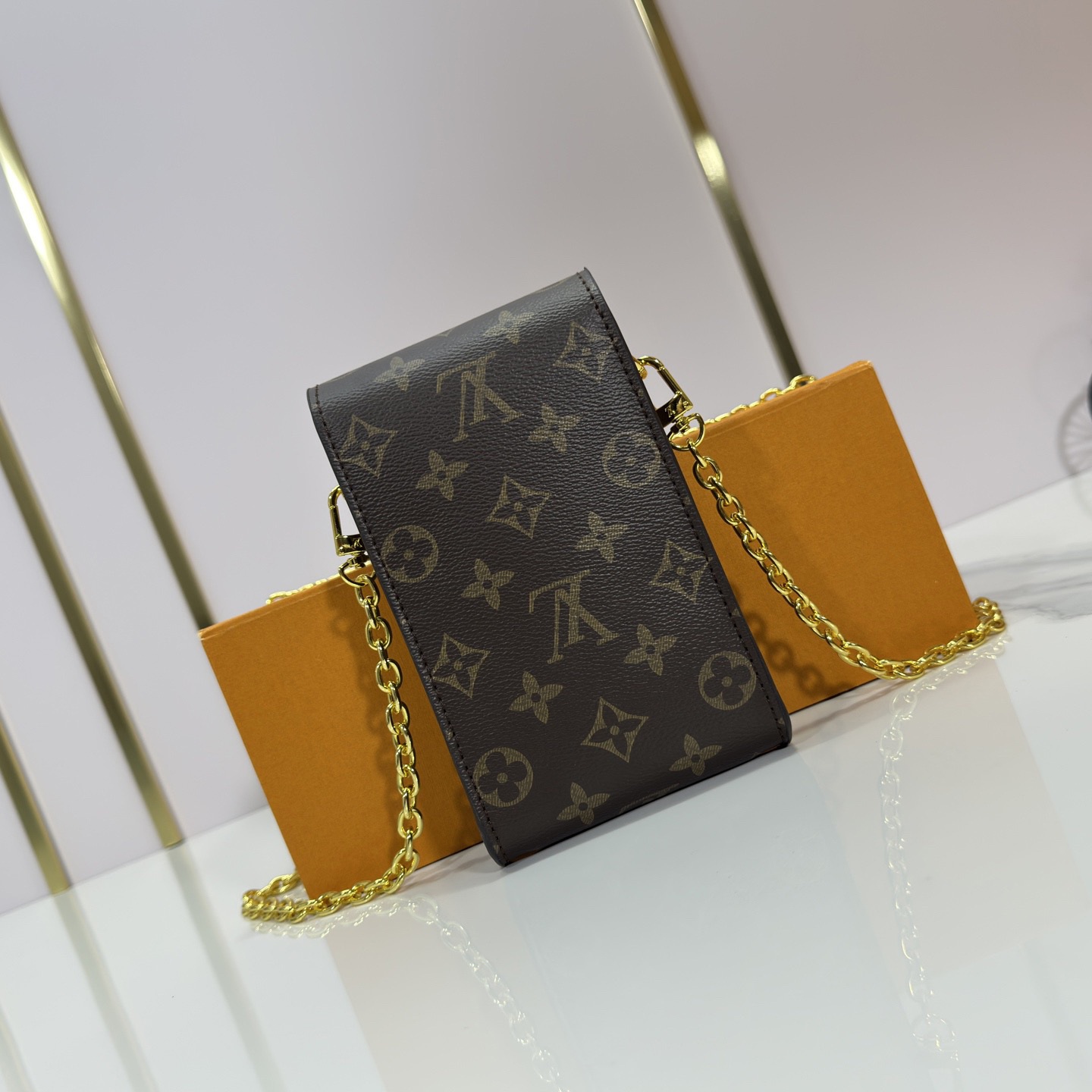 LV High Quality Women Shoulder Bags Luxuries Phone Bag Is Made Of A Piece Of Monogram Canvas Cut Into A Neat Configuration And Tied With A Detachable Chain Instantly Freeing Hands Female Hand Bag