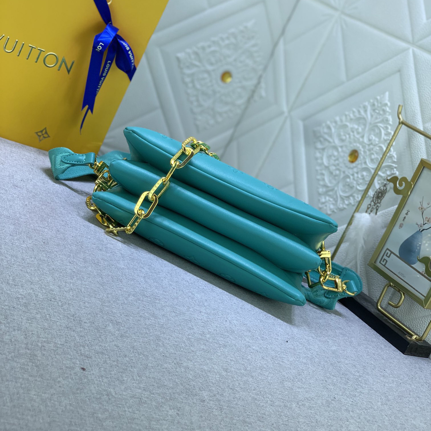 LV High Quality Women Shoulder Bags Luxuries Handbag Monogram Embossed Fluffy Sheepskin Creates A Pillow Configuration Can Be Slung Diagonally With Shoulder Straps Or Carried Under The Armpit With Female Hand Bag