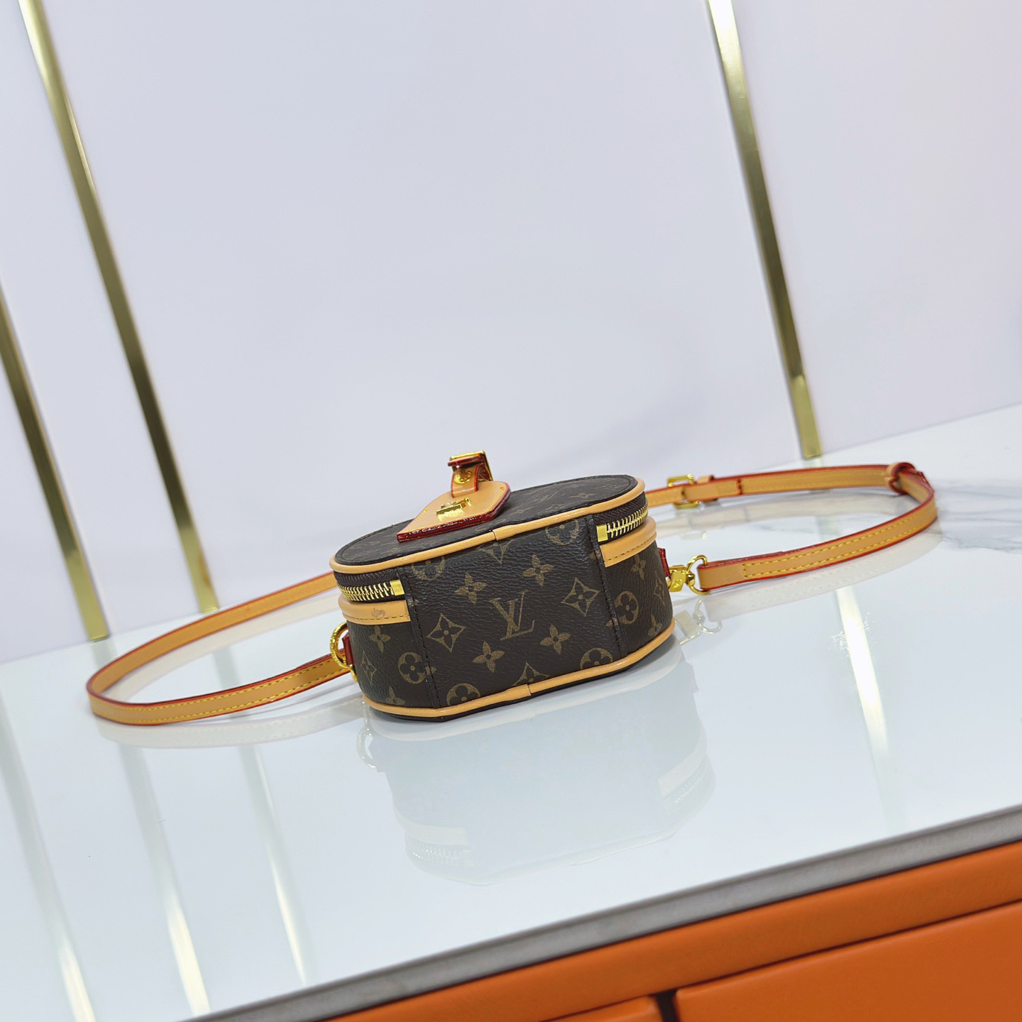 LV High Quality Women Shoulder Bags Luxuries Handbag Is Crafted With Monogram Canvas To Create A Classic Design It Features Detachable Shoulder Straps And Is Suitable For Carrying Carrying Or As A Waist Bag Female Hand Bag