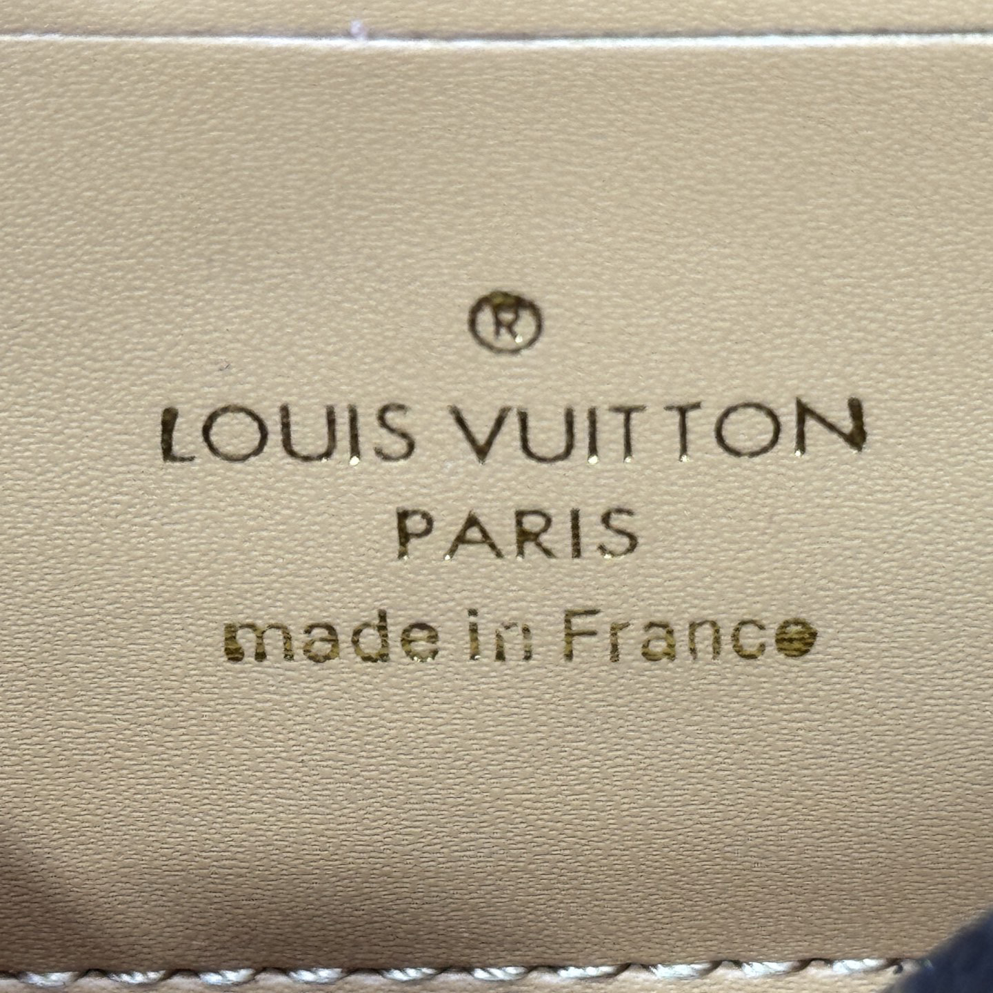 LV High Quality Women Shoulder Bags Luxury Commuter Chain Card Bag Cover Head With Original Lv Letter Hardware Comes With Chain Shoulder Strap Can Be Shouldered Or Crossed Chain Overlapping Can Also Underarm Back Female Hand Bag