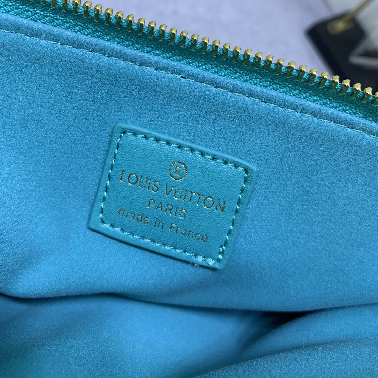 LV High Quality Women Shoulder Bags Luxuries Handbag Monogram Embossed Fluffy Sheepskin Creates A Pillow Configuration Can Be Slung Diagonally With Shoulder Straps Or Carried Under The Armpit With Female Hand Bag