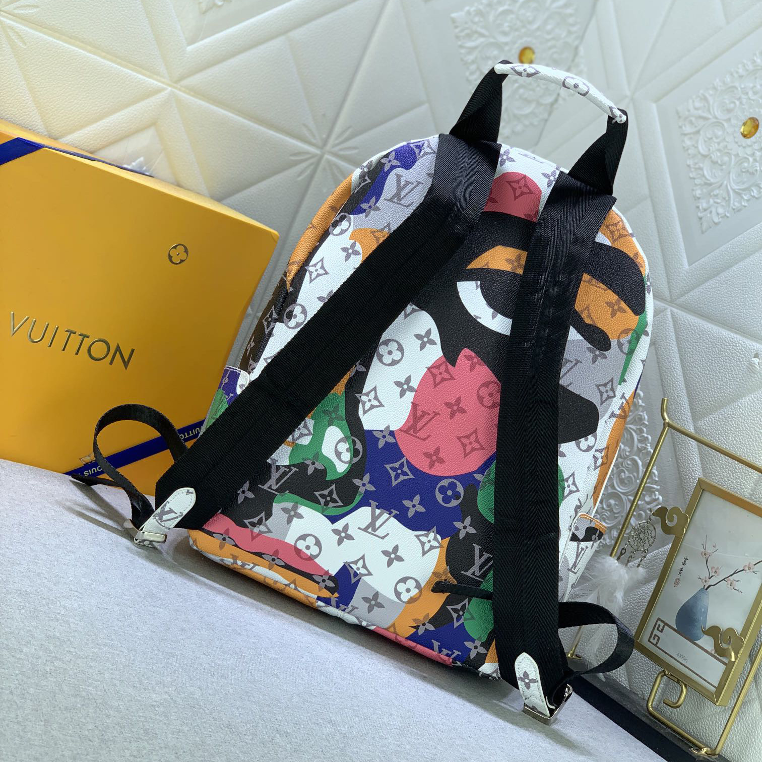 LV High Quality Unisex Backpack Luxury Backpack Monogram Canvas And Leather Are Used To Create An Illusion Effect Face Pattern Color Blocks And Monogram Printed Unisex Backpack Are First Applied To The Canvas